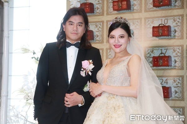 今(5日)在台北寒舍艾美席开35桌宴客,由王伟忠和詹仁雄担任主婚人