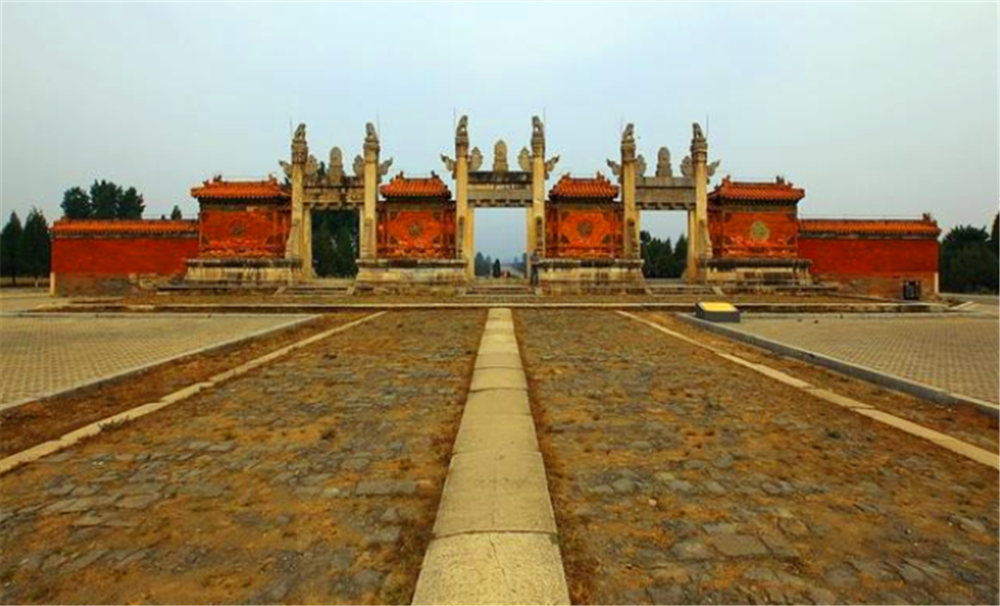 建国后考古专家进入康熙陵墓,为何出来后就决定封墓?