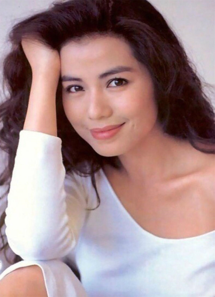 57岁吴家丽罕见露面身材依旧性感迷人男友去世后单身十多年