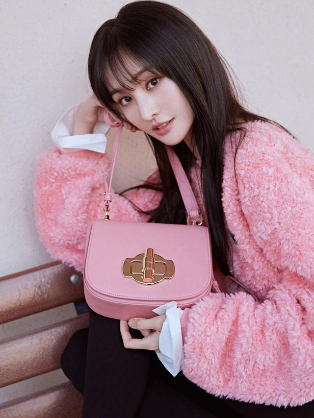 郑爽|郑爽因不满带货流程情绪失控？彩排视频曝光，预演所有流程和俩主播有说有笑