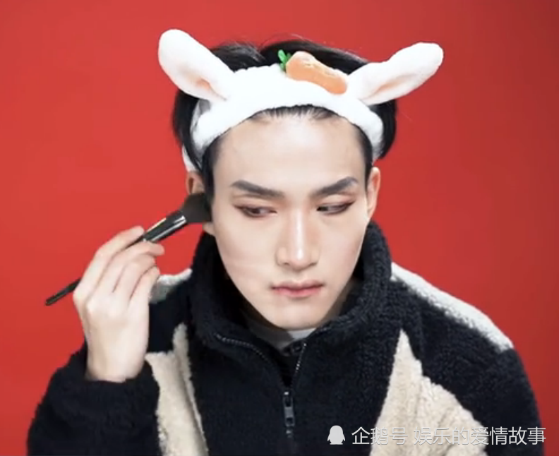 小哥哥仿妆"野画集"尹胜浩,开始:有点邋遢,结果:像个反派!