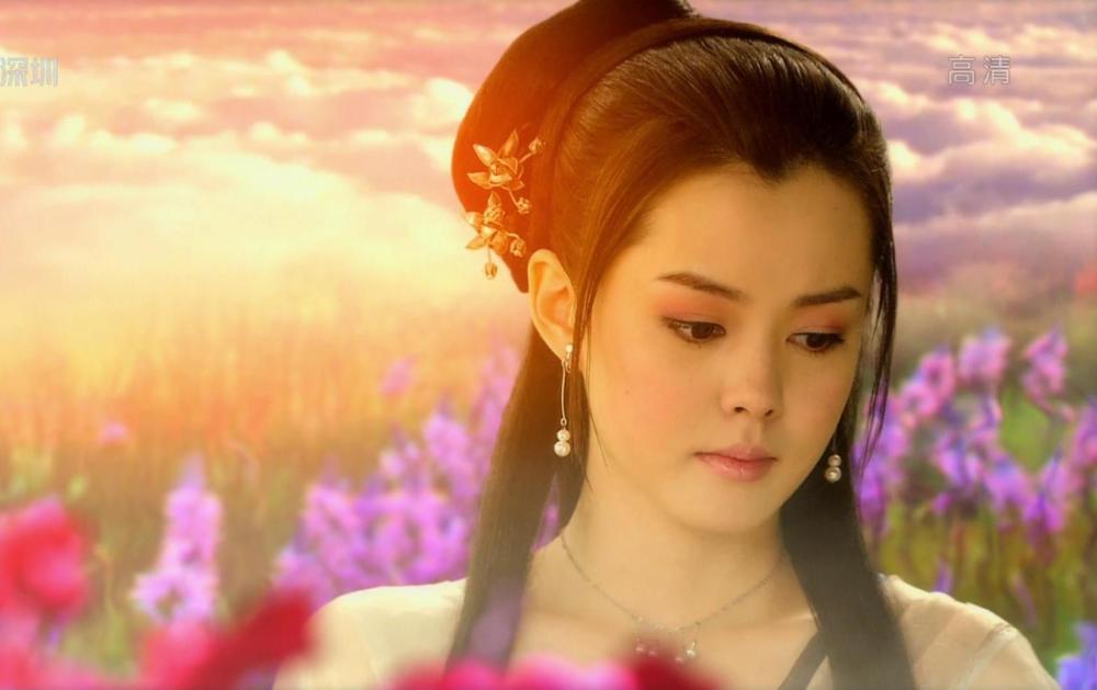 好看的美人尖古装造型盘点:美艳如美后,甜美如牡丹,经典小龙女