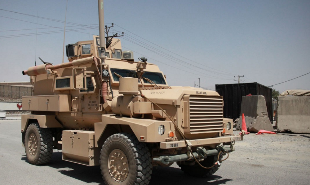 悍马军车防雷性能差,防地雷反伏击车凭什么防雷?军迷:重点看这里!