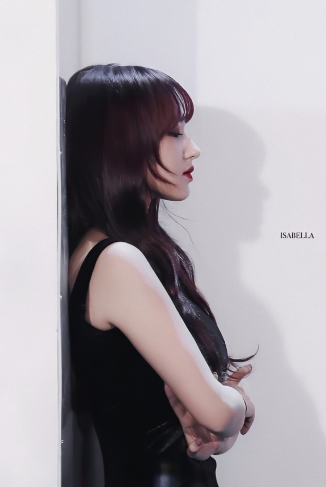 天不怕地不怕,就怕瘦了的程潇穿黑裙子,凹出被天使吻过的身材!