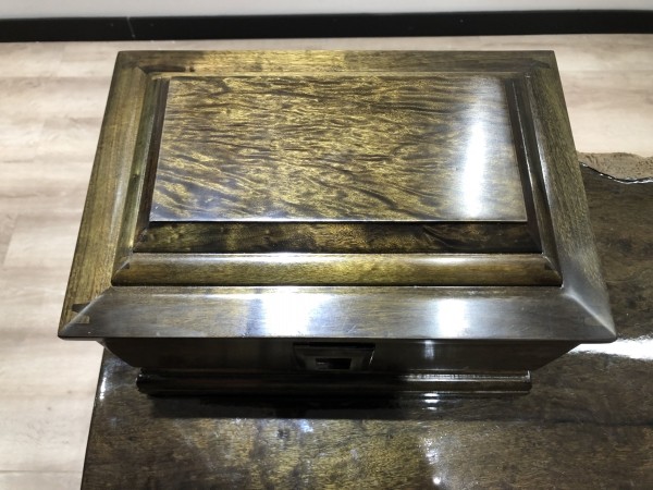 骨灰盒迁移可以更换吗?