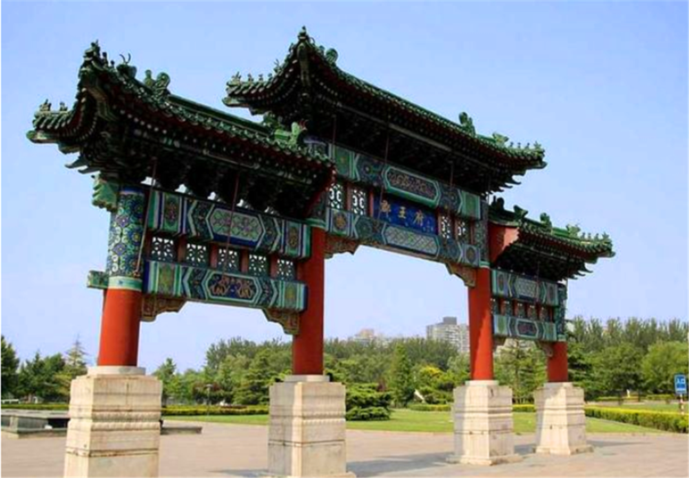 被七万大洋卖掉的铁帽子王府,如何变成了高级饭店?