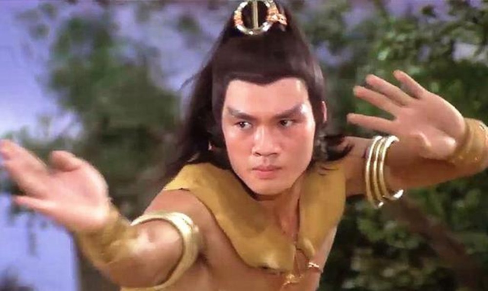 63岁"金牌绿叶"罗莽近照,身材宛若从前,将迎娶小20岁女友