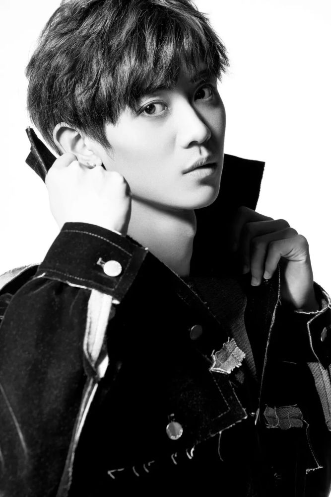 银河少年团 i 出道一周年特辑-熊威_腾讯新闻