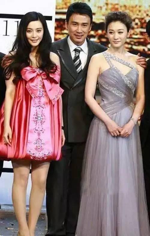 李小冉同框林心如,同为43岁看起相差了十岁,不愧是合照杀手