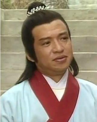 那么《射雕英雄传》里的圣手书生朱聪,《暗战》里的黄启发,《使徒行者