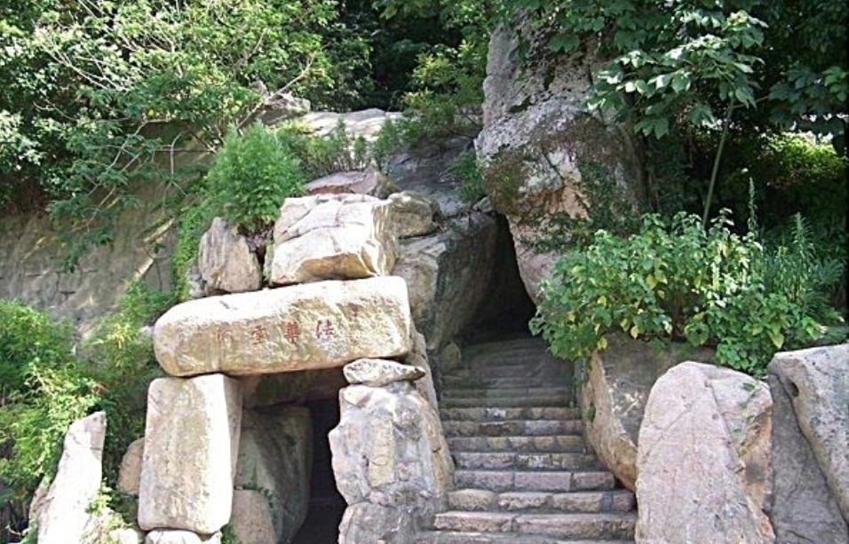 普陀山十二景之法华灵洞