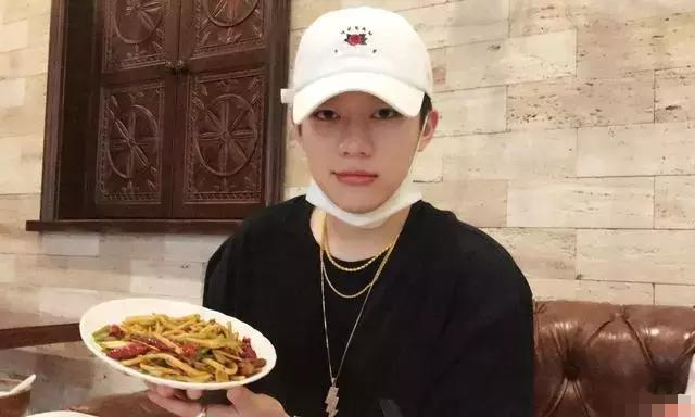 pgone偏爱网红风,新女友与李小璐相似度高,新爱diss旧爱引热议