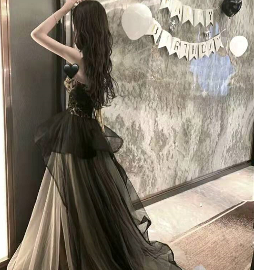 公主殿下您的头像已欠费请立刻换上限量版故事丧系头像