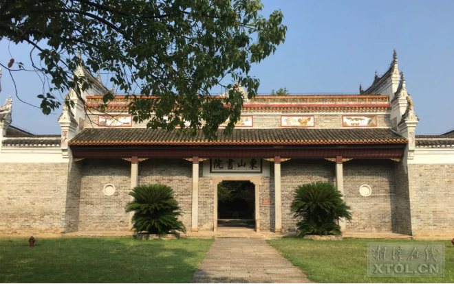 中科院院士王松灵在湘乡东山学校设教育基金母校精神支撑着我