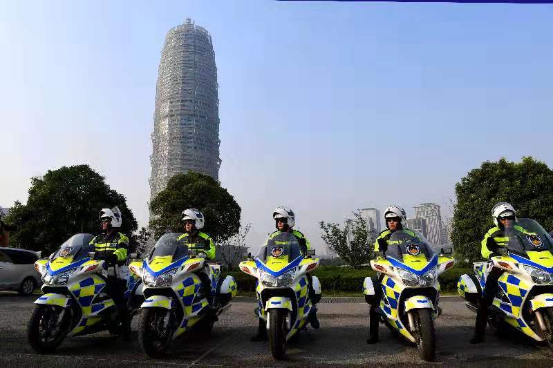 郑州警方去年侦办16起涉黑案件 其中一专案组被公安部授予一等功 腾讯新闻