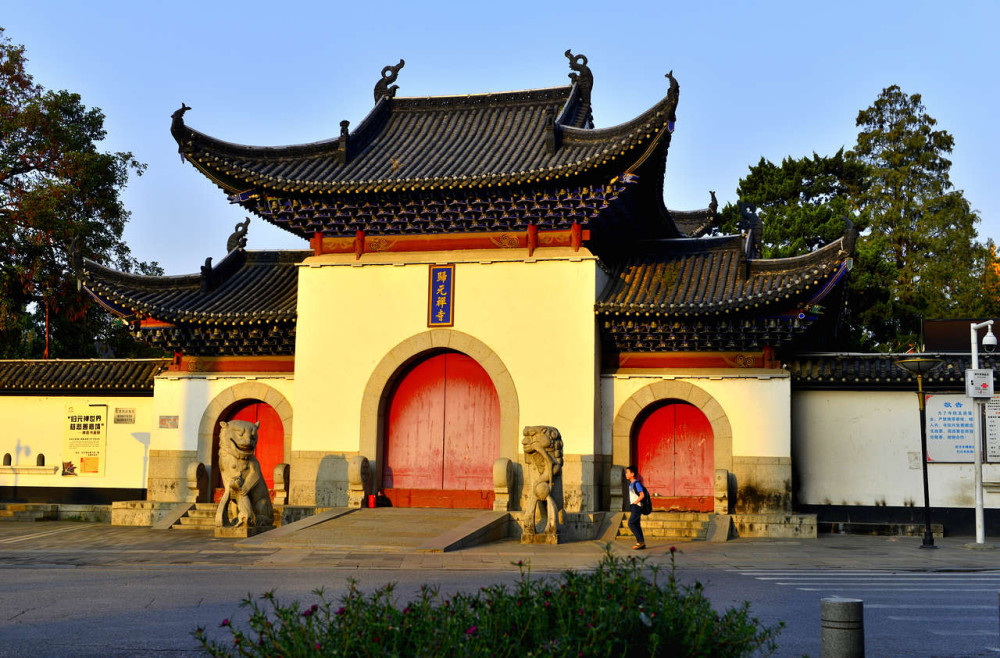 武汉香火旺盛的一座寺庙,是武汉四大丛林之一,属全国重点寺院
