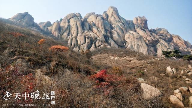 黑石山处在驿城区板桥镇,泌阳县下碑寺乡交界处,因山势突兀,奇石遍地