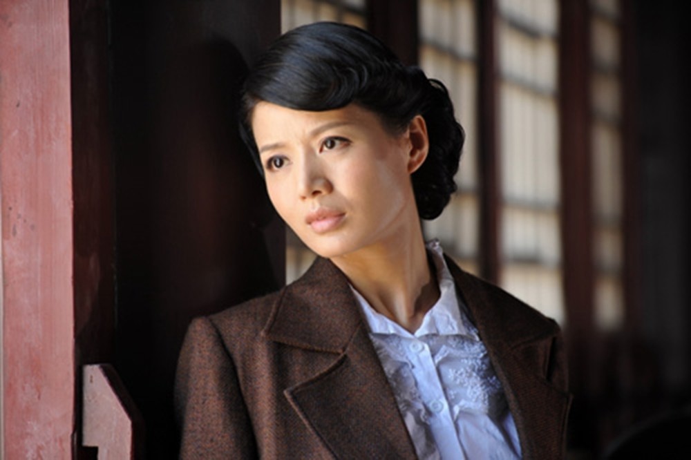 还记得《火凤凰》的谭晓琳吗?曾将丈夫捧红后被抛弃,至今仍单身