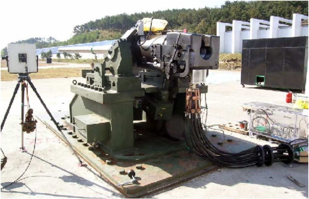 用电发射的化学坦克炮12倍超高音速的动能炮弹秒杀任何强敌