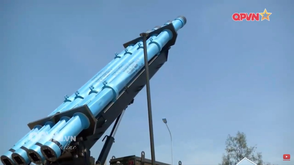 extra和accular都是以色列军事工业公司研制的制导火箭武器系统,其中