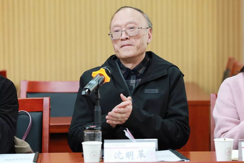 沈明革秘书长基金会新任副理事长,秘书长沈明革说道:感谢陈艳华理事长