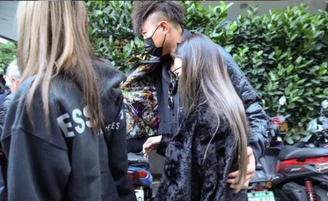 高以翔女友过往被扒？性感照曝出还被网友质疑过度消费男友（组图） - 19