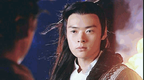 张桐不仅仅是亮剑里面的魏和尚饰演非常的出色,绝命后卫师里面的陈树