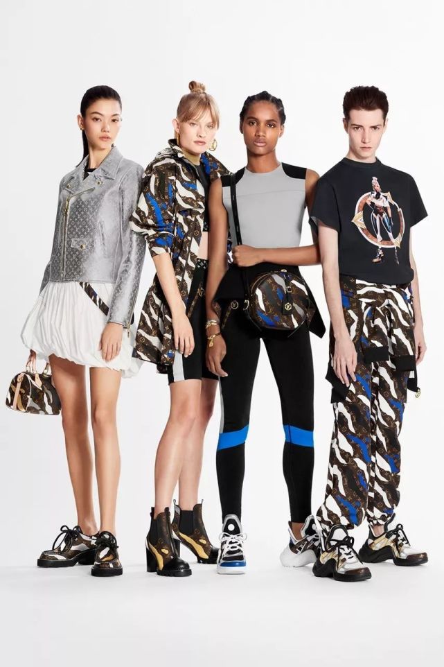 当然了,最会玩漫画招数的还是supreme,早年间其与前田俊夫的合作系列