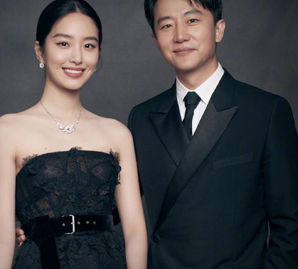 冯小刚被误会解读,想搂杨采钰却迎来太太徐帆,真相来了!