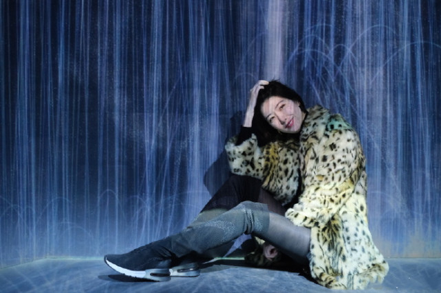 李亚鹏女友穿豹纹装出街时尚感十足,怼脸自拍颜值耐打|李亚鹏|susie