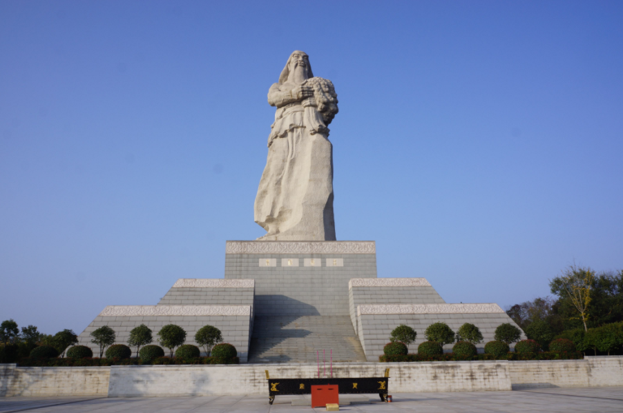 不過在《呂氏春秋》中記載的五帝為:東方太昊,南方炎帝,西方少昊,北方