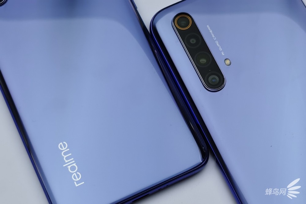 双摄挖孔全面屏 realme x50 5g真机图赏_腾讯新闻