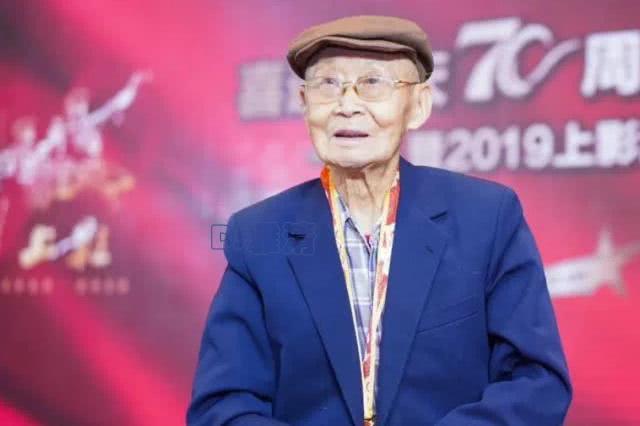 被遗忘的上影厂老演员一辈子当绿叶跑龙套无怨无悔如今99岁近照曝光