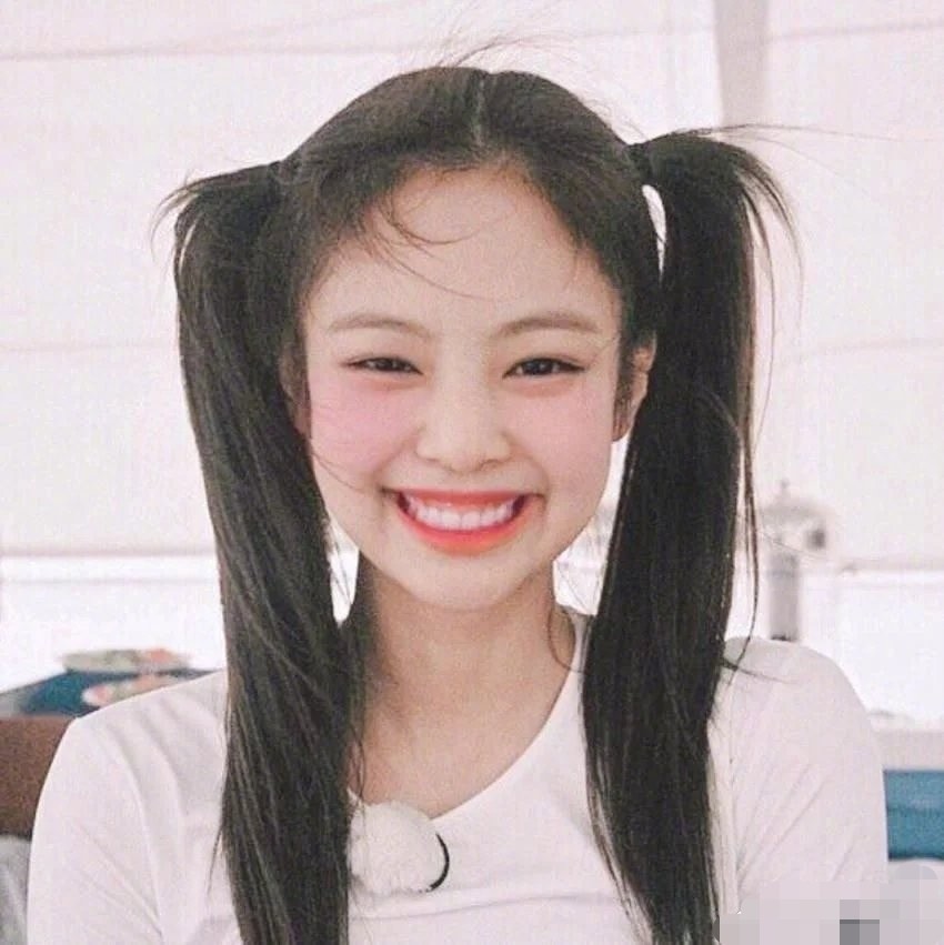 jennie又换新造型!