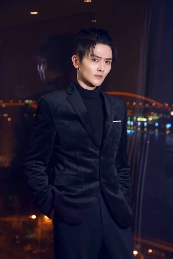 庆余年剧组合体二皇子刘端端气质吸睛