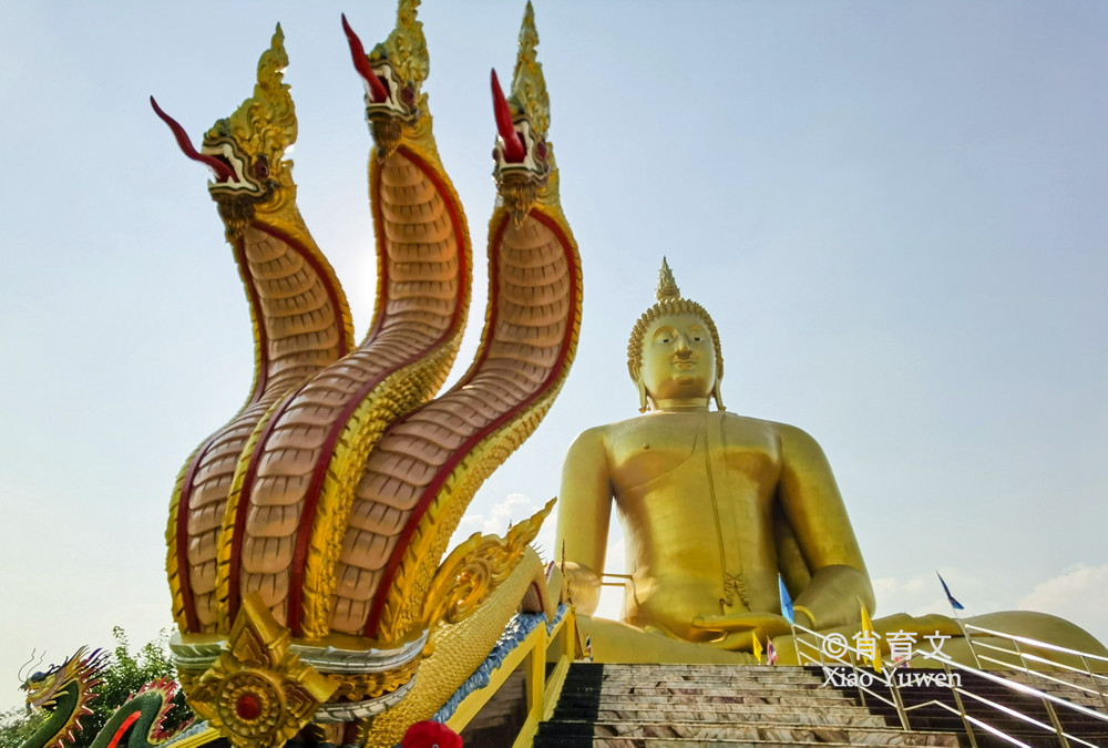 这座佛像是泰国最高佛像比美国自由女神像还高英拉曾到此一游
