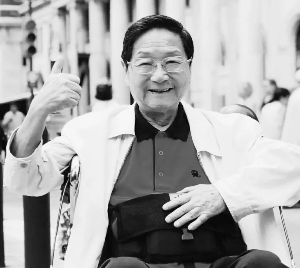 曹灿逝世:从此,天堂多了一位会讲故事的人