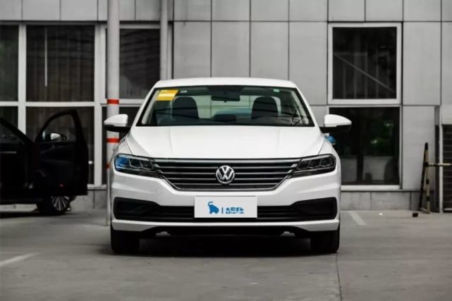 全新朗逸plus最大的变化是采用了大众最新的mqb平台,替换了原来的pq34