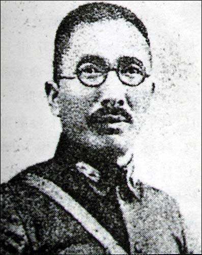 武汉这条路用此人的名字命名,为了抗日,他成为第一个牺牲的高级将领