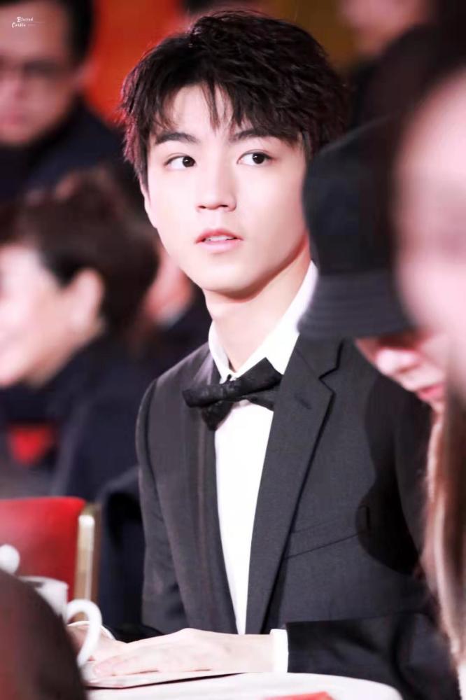 2020名星排名王俊凯_2020年最受欢迎艺人排行,热巴倒数,王俊凯第2,第一太(2)