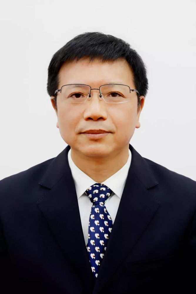 胡丘陵同志简历