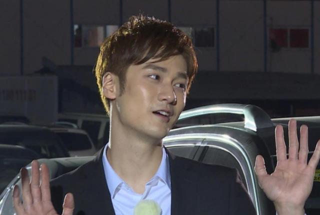 蒋劲夫前女友晒比基尼照性感火辣身体健康看不出有被家暴过