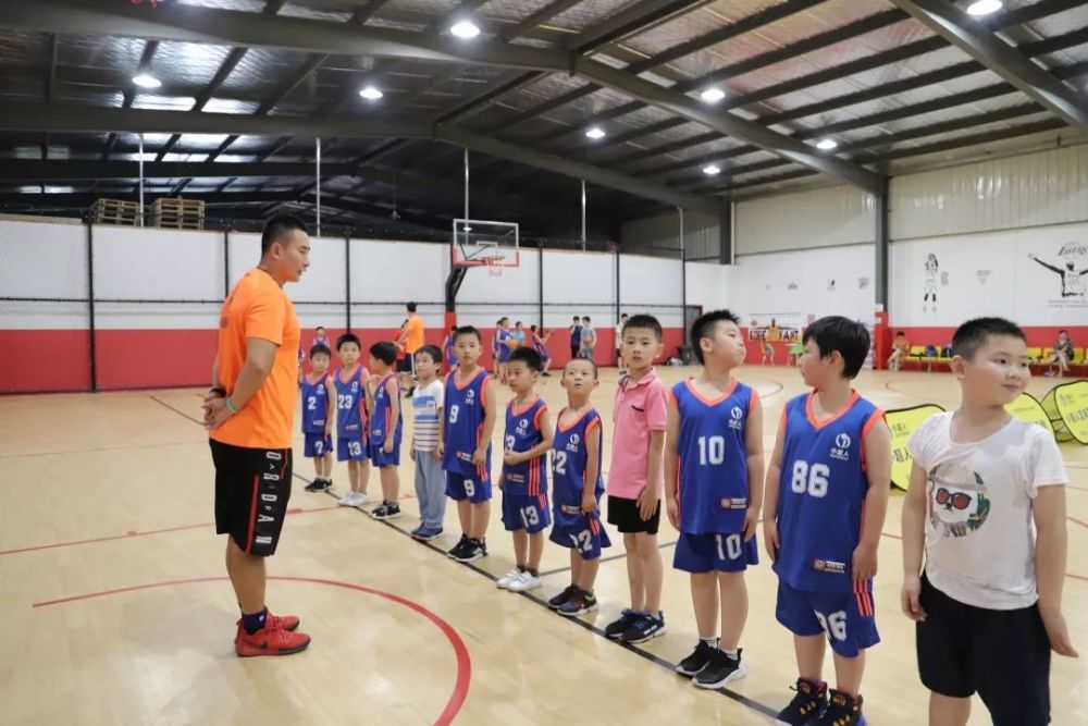 景德镇寒假篮球班免费体验给孩子一个爱上运动的理由