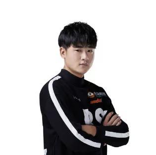 本场比赛后king.彬神获胜将赢得62500赏金,失败则剩16000赏金,q9.子墨