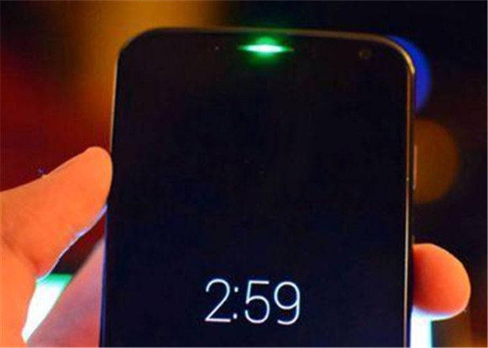 最令人惊叹的是,魅族17系列将会加入一个消失已久的设计,那就是呼吸灯