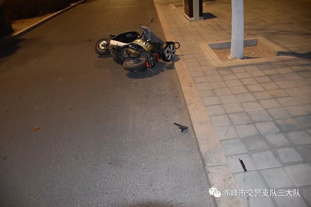 寒夜,男子醉酒驾驶电动车,结果令人唏嘘……_腾讯新闻