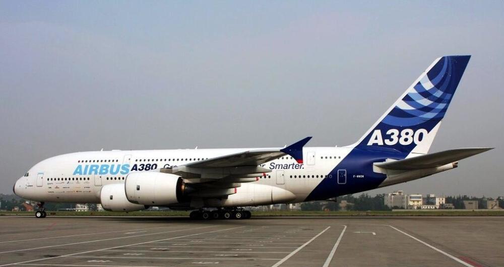 a380采用每平方英寸压力为5000磅的油压系统,与一般民用飞机采用的每