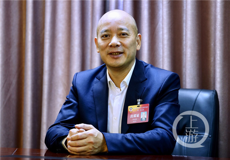 叶定坎市政协委员,千叶眼镜集团董事长.