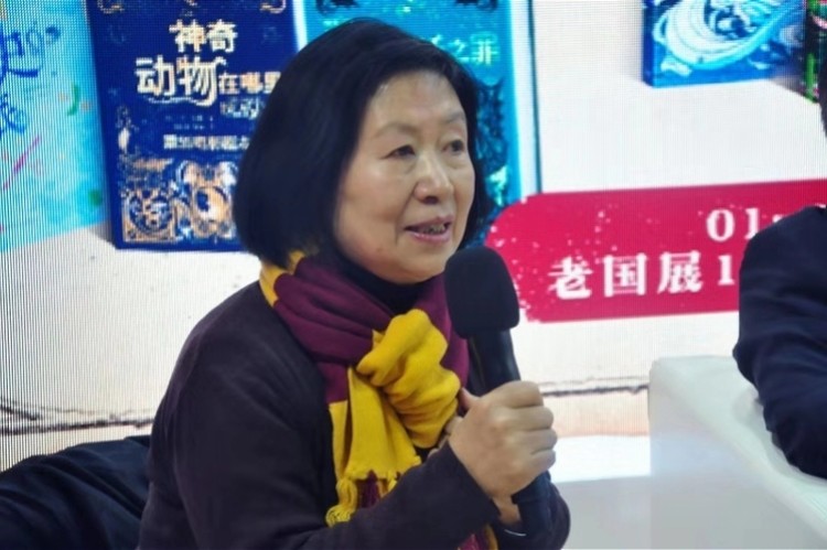 "哈利·波特"的责任编辑王瑞琴回顾了"哈利·波特"自引入中国到现在20