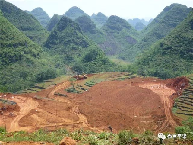 平果县大部分铝土矿区是喀斯特地貌,石漠化严重,土地资源稀缺.